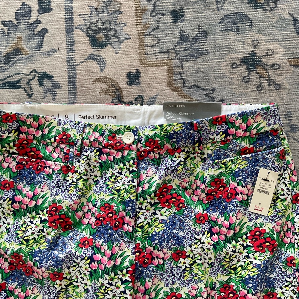 Talbots women’s floral skimmer pants 8 NWT - Picture 2 of 2